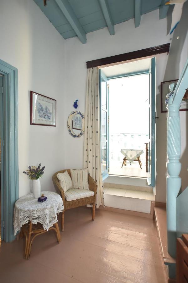 Traditional House By The Sea Mandrákion Zewnętrze zdjęcie
